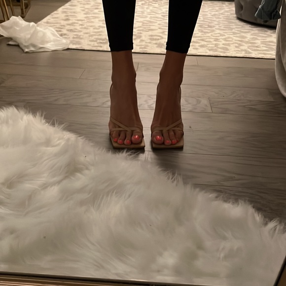 WORN TWICE! Tan sling back, great heel height - Picture 4 of 4